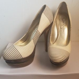 Jessica Simpson collie heels